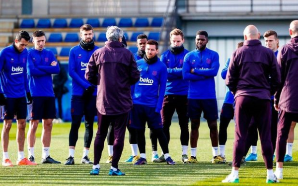 “Barselona” klubu oyunçularını futbol oynamağa məcbur etməyəcək